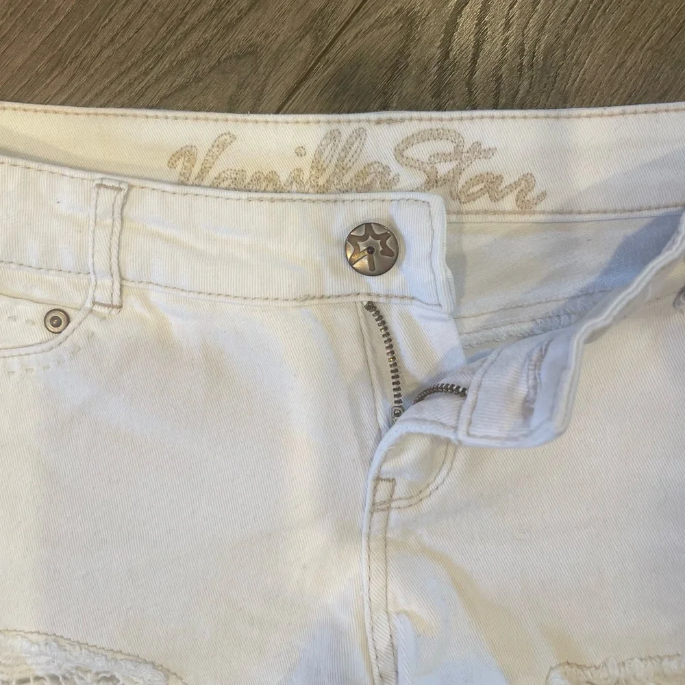 Bundle of 4 Shorts Size 11 - Picture 5 of 11